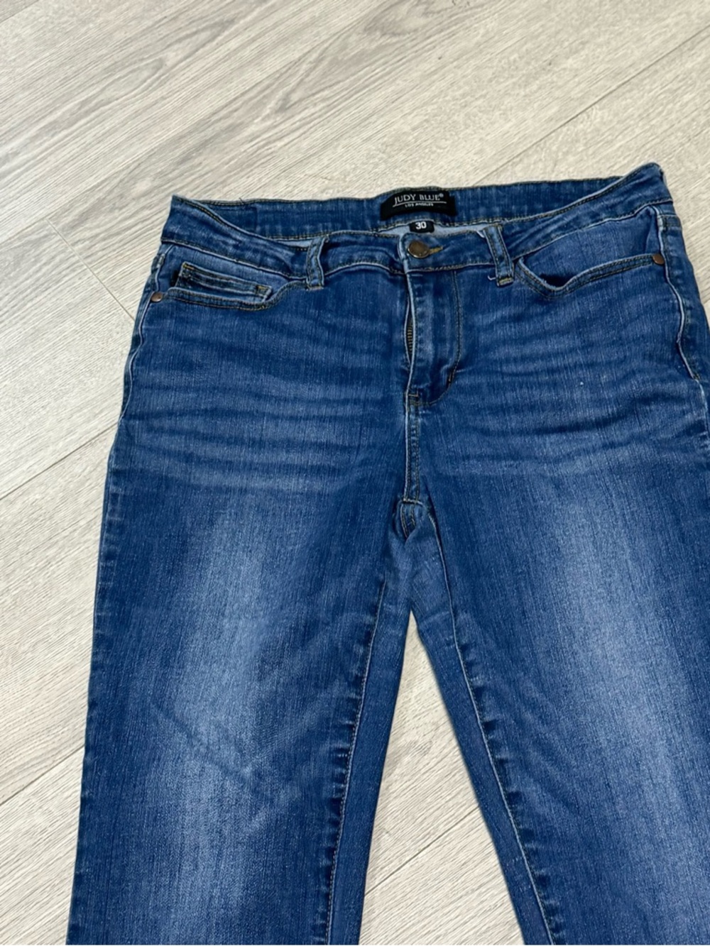Judy Blue Women's Straight Leg Jeans in Dark Blue Wash - Picture 2 of 7